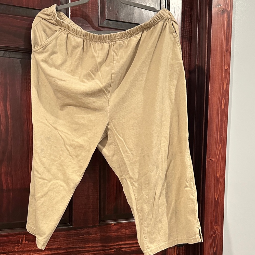 Stylish Tan Women's Capris